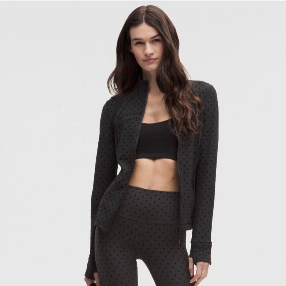 NWT 6 Lululemon Define full length Nulu jacket- polka dot flock black
